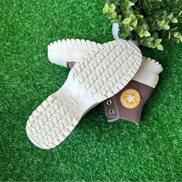 Converse All Star Chuck Taylor Ctas Lugged 2.0 Hi Squirrel Friend - Picture 9 of 9